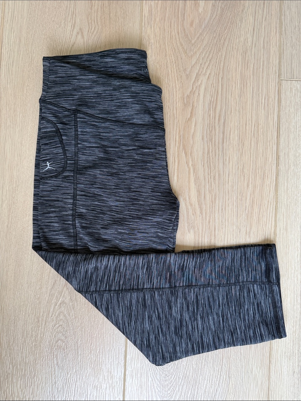 Capri Leggings Gray Space Dye Cropped Performance Yoga Pants Danskin M